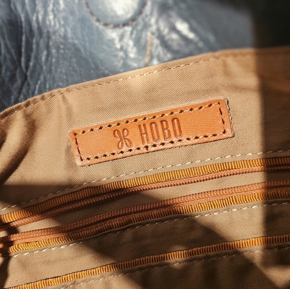 HOBO Render Shoulder Bag Deep MOSS LEATHER - Picture 3 of 11